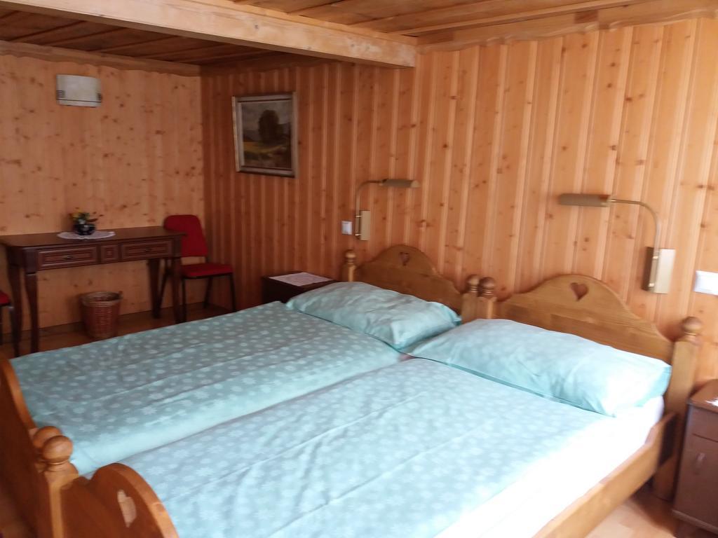 Hotel Du Chamois L'Etivaz ภายนอก รูปภาพ