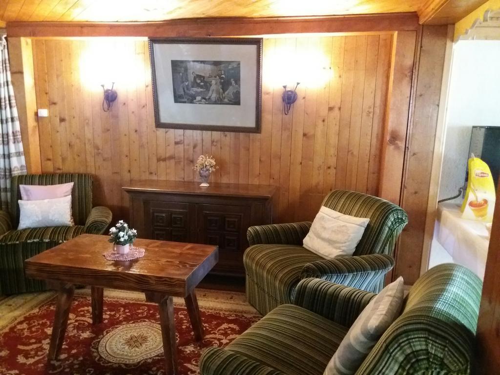 Hotel Du Chamois L'Etivaz ภายนอก รูปภาพ