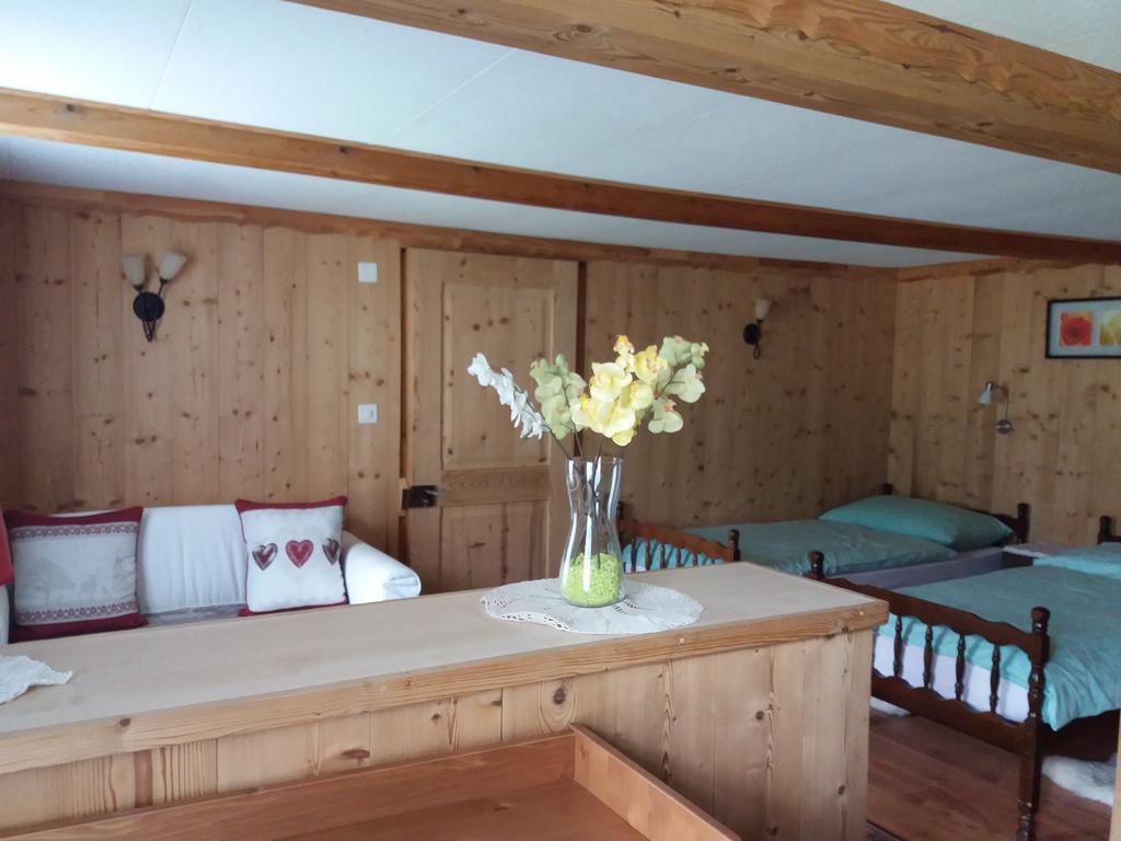 Hotel Du Chamois L'Etivaz ภายนอก รูปภาพ