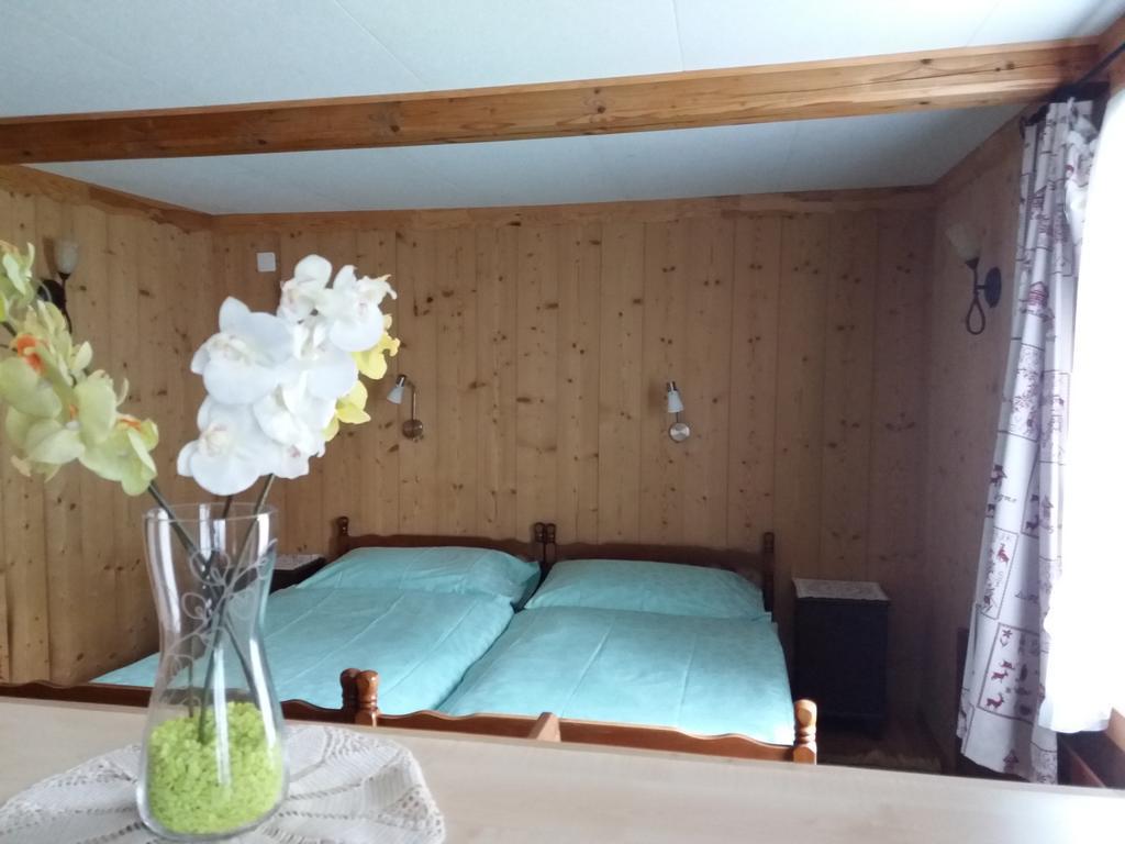 Hotel Du Chamois L'Etivaz ภายนอก รูปภาพ