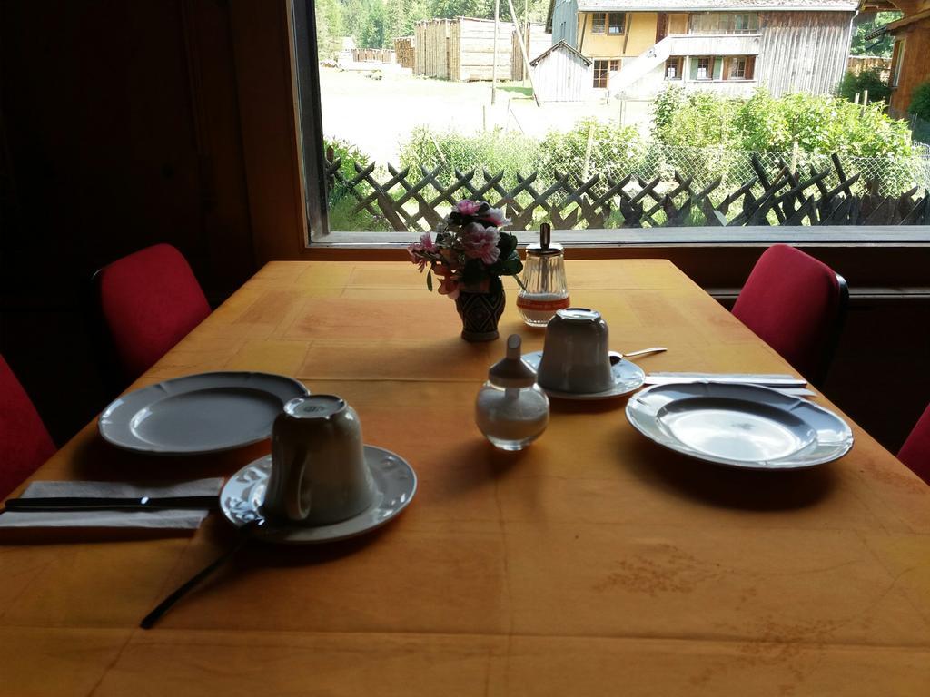 Hotel Du Chamois L'Etivaz ภายนอก รูปภาพ