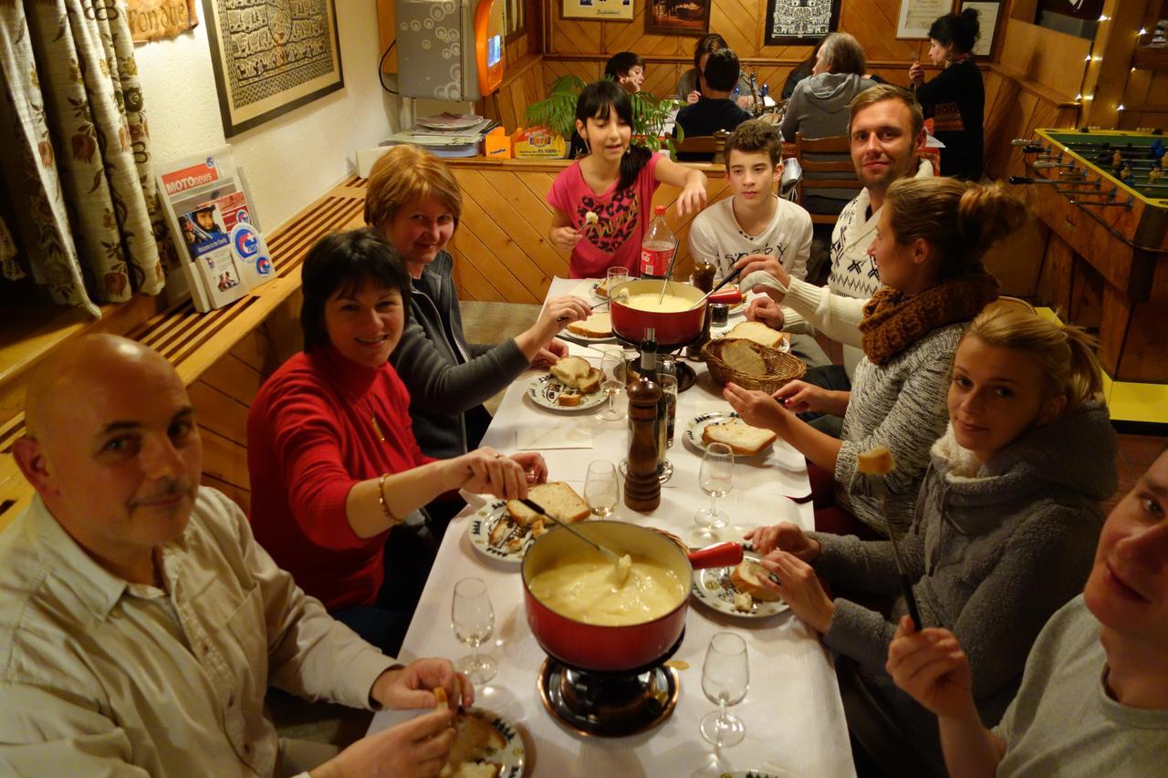 Hotel Du Chamois L'Etivaz ภายนอก รูปภาพ
